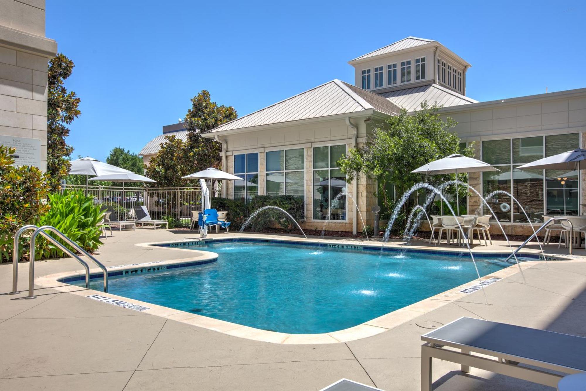 Hilton Garden Inn Dallas Arlington Ngoại thất bức ảnh