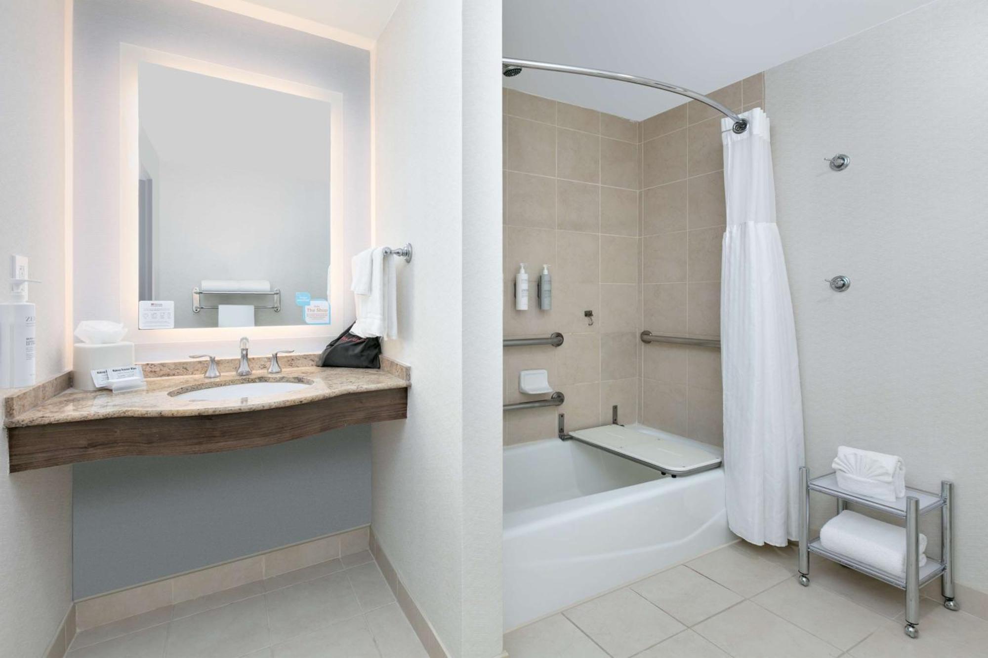 Hilton Garden Inn Dallas Arlington Ngoại thất bức ảnh